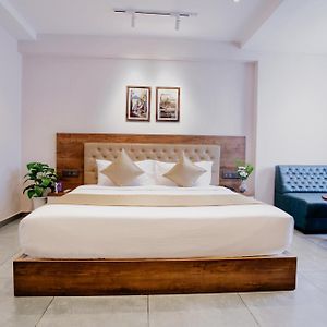 Seaking Suites